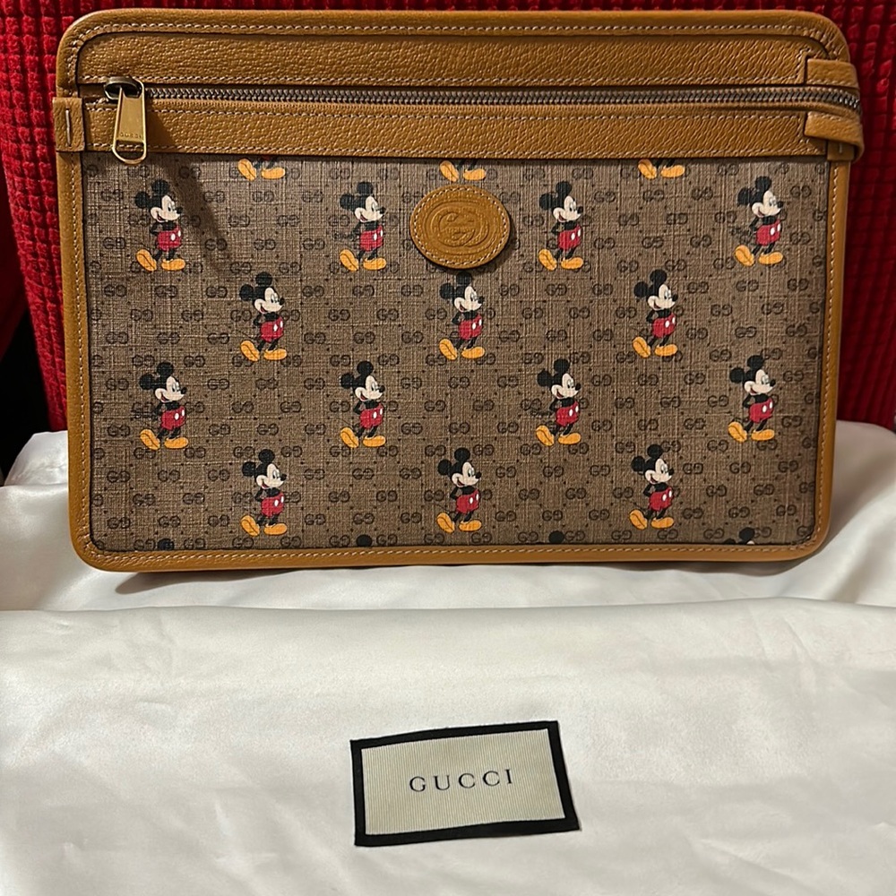 Gucci x Disney Clutch (Price is firm)
